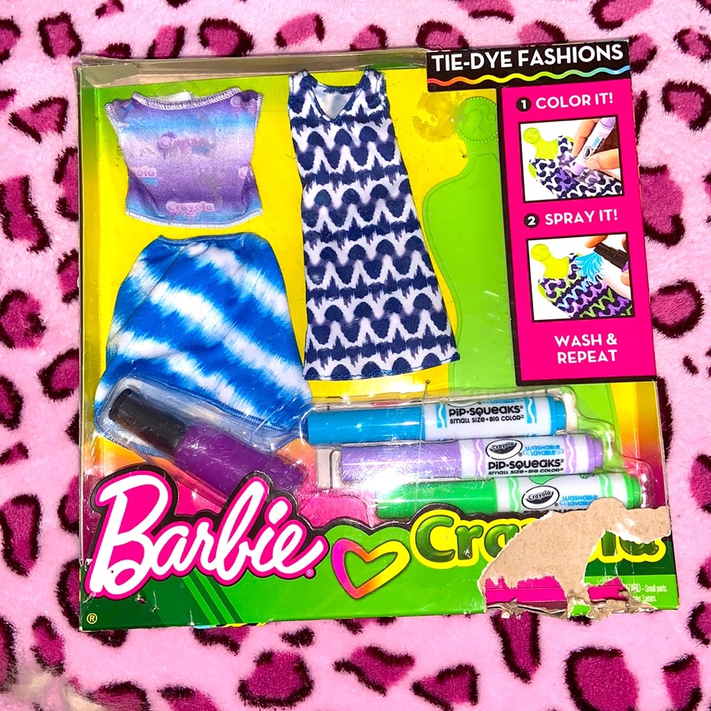 Barbie Crayola Tie-Die Barbie Doll Fashions 2017 New in Box